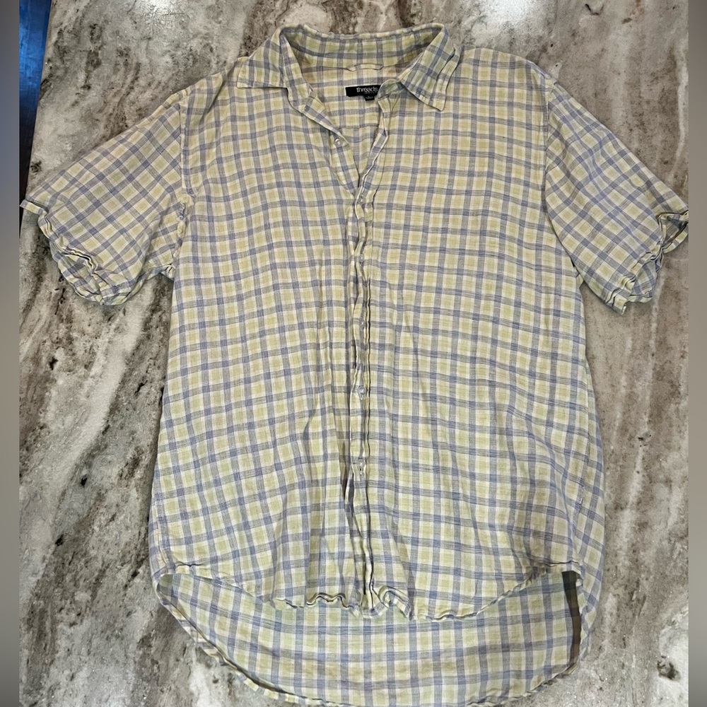 Men’s Threads size Large button up short sleeved dress shirt